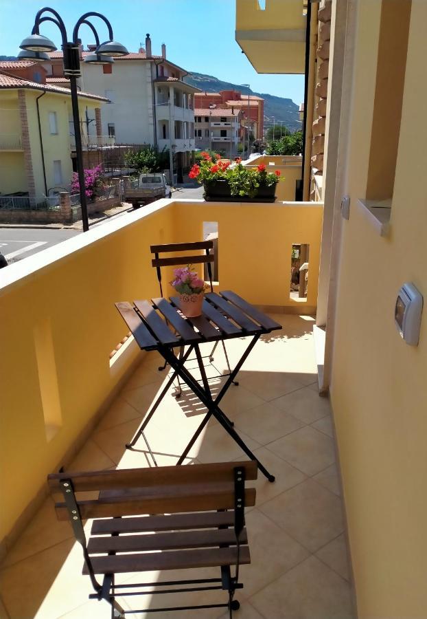 Le Camelie Camera Bosa Exterior foto